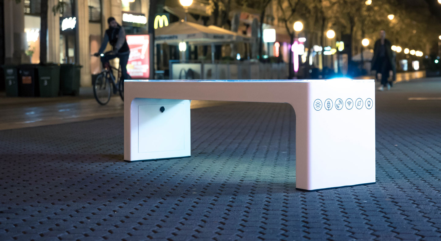 Steora – The Smart Bench